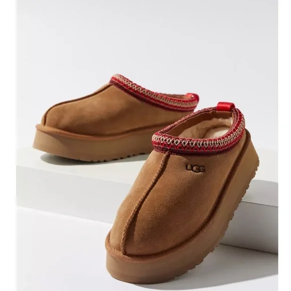 UGG TAZZ NEW IN BOX SIZE 6 - Picture 1 of 12